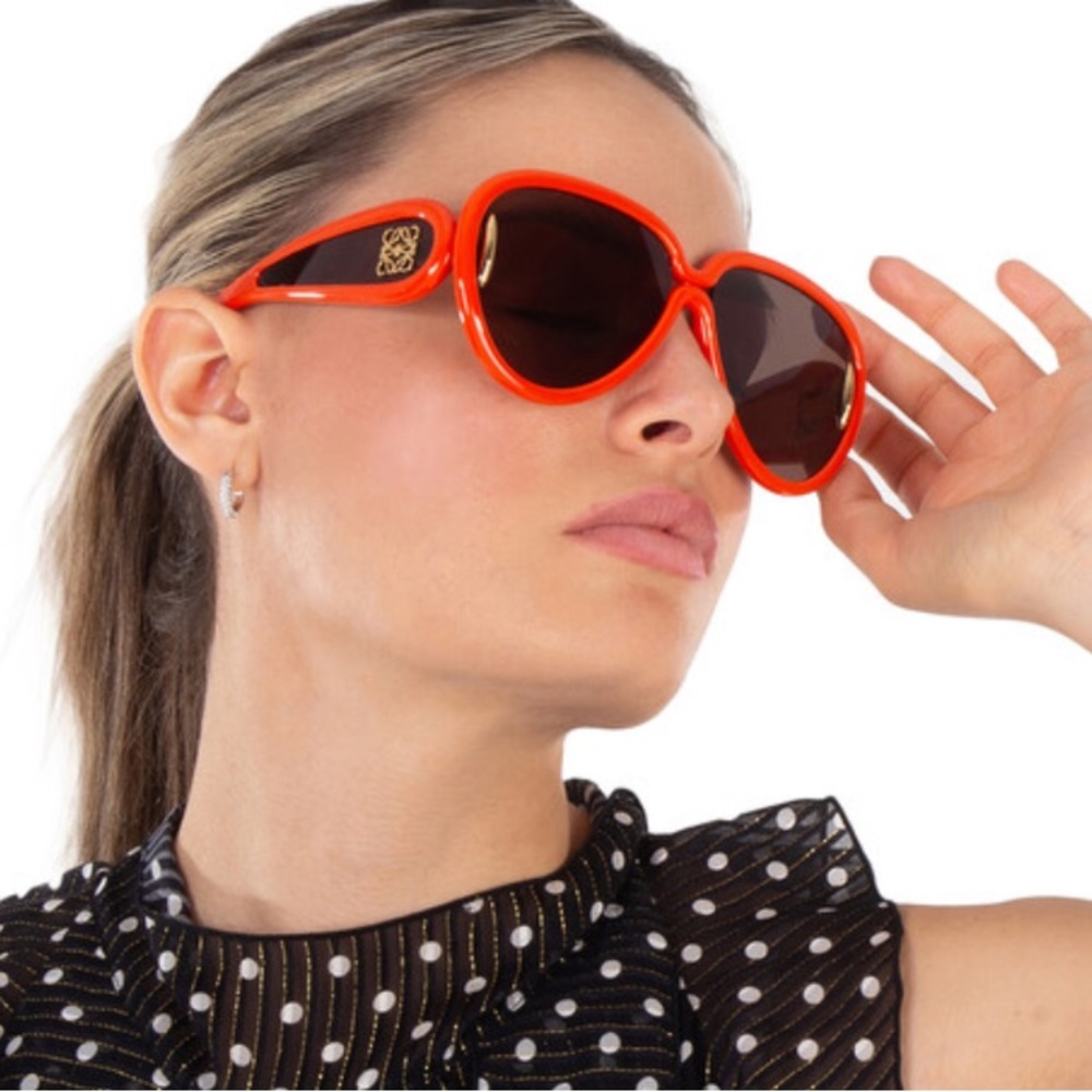 Excluded Loewe Sunglasses, New 340 - Picture 5 of 6